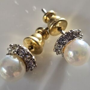 NWT💫D'Orlan Silver Pearl Rhinestone Stud Earrings